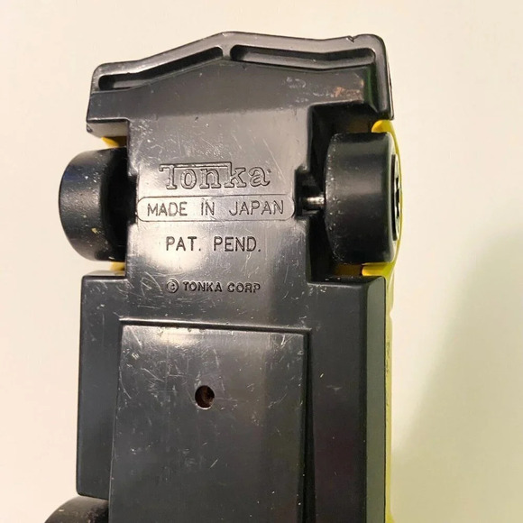 Vintage  Tonka Clutch Poppers Chevrolet Laguna 5 Inch Yellow Car - Picture 7 of 11